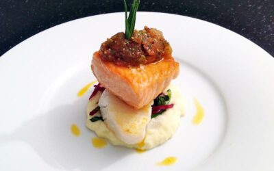 Duett von Dorsch und Lachs auf  Topinamburcreme, Mangoldgemüse und Salsa