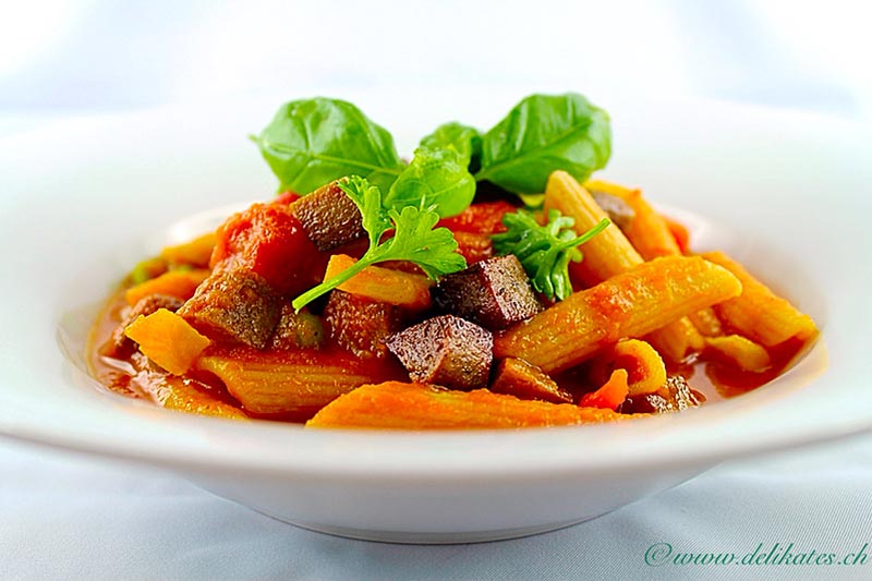 Lupinen-Rezept – Vollkorn Penne  mit Lupinenschnitzel, Erbsen und Fenchel
